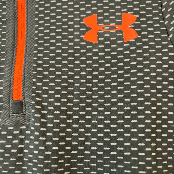 Boys Under Armour Quarter Zip size YSM - Picture 3 of 4